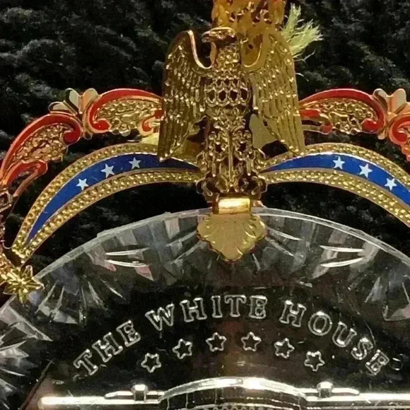 2002 Official White House Historical Association Christmas Ornament - Picture 2 of 7